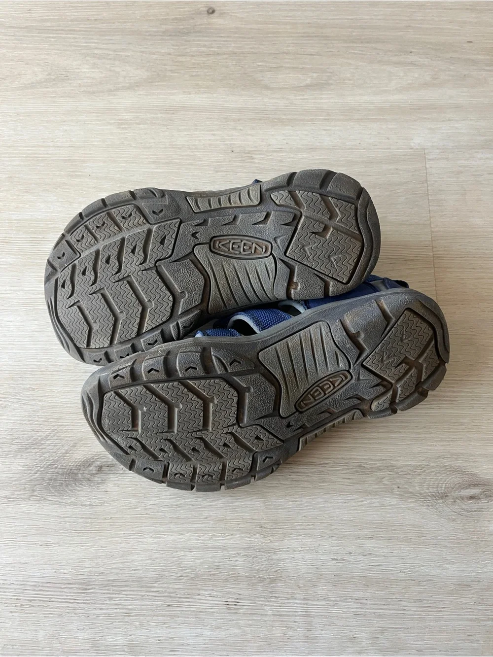 Keens sandals size 3